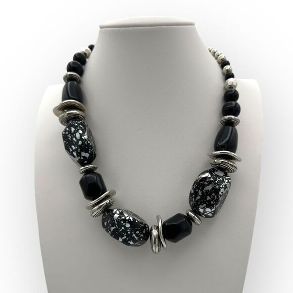 Chunky beaded necklace black and silver color costume - Picture 1 of 6